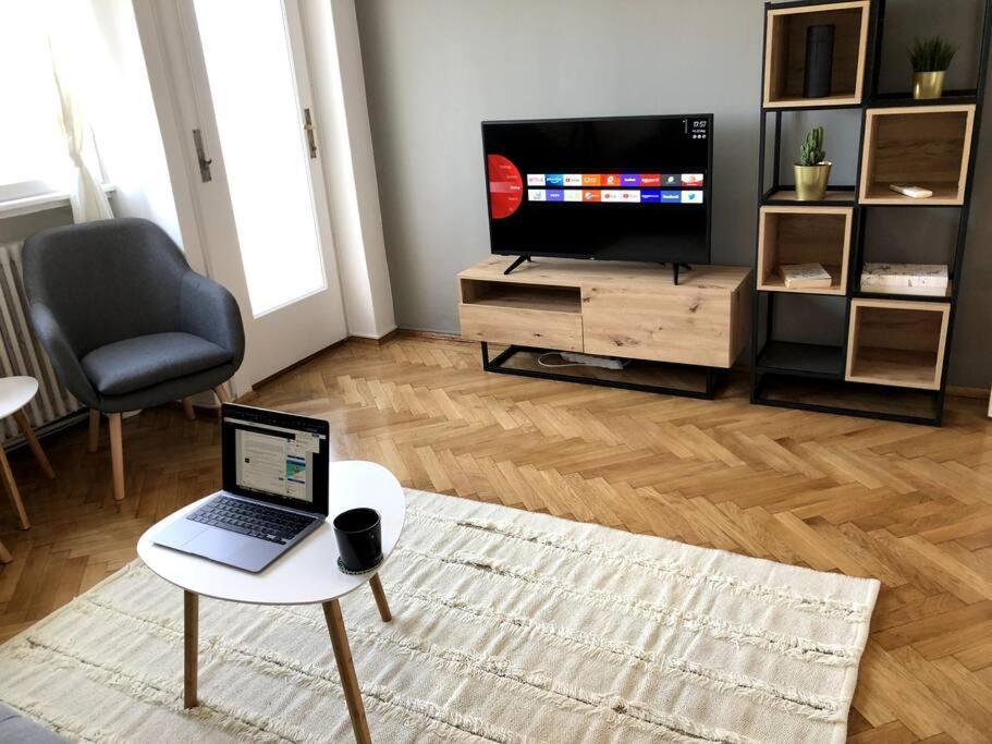 Lovely Studio Bukarest Eksteriør billede